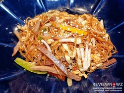 ผัดหมี่ฮ่องกงหมูเส้น