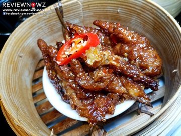 ขาไก่นึ่งซอสพริก
